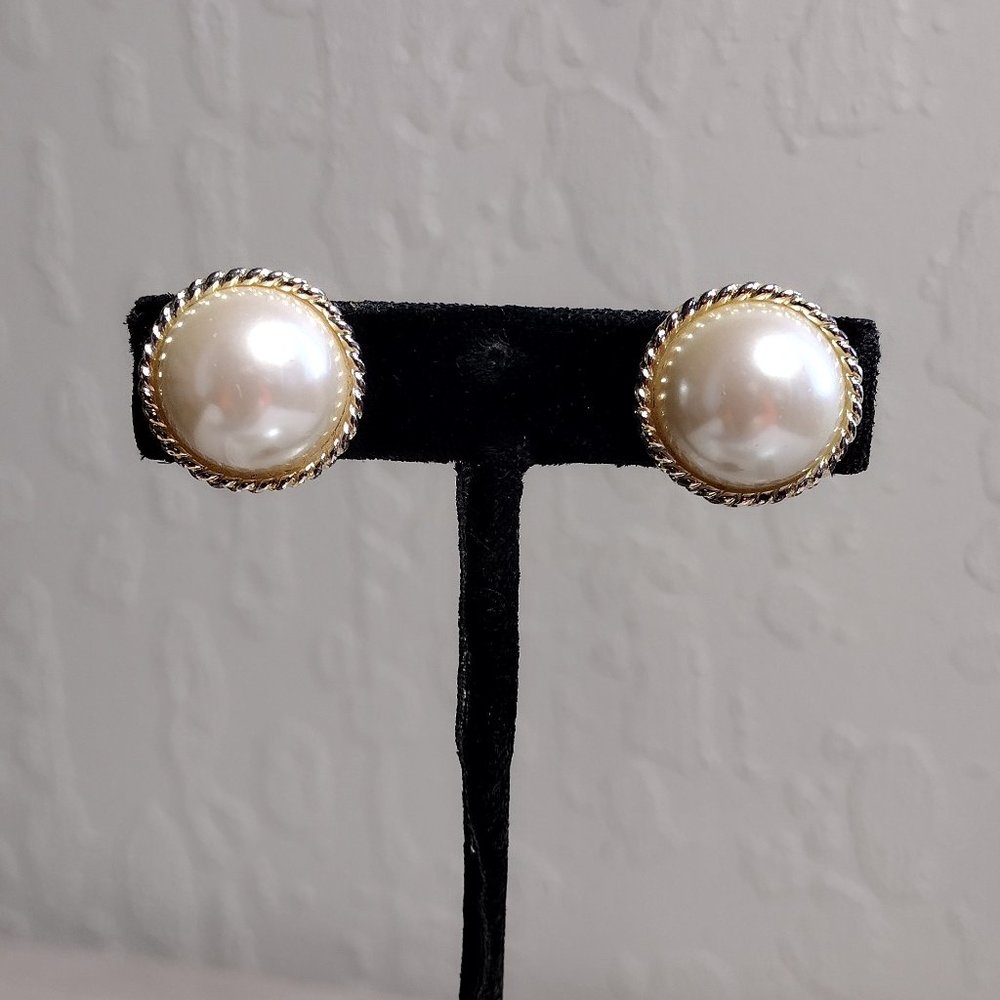 Stud Earrings